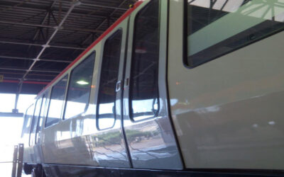 Soluciones de puertas y accesos para trenes: puertas de acceso a pasajeros, cabina e interiores y rampas de acceso